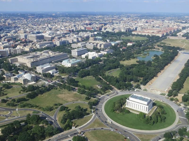 Aerial view of Washington, DC with Lincoln Memorial in the foreground