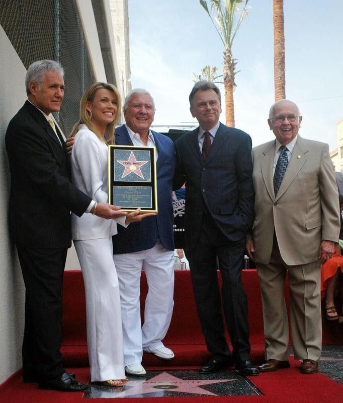 Alex Trebek, Vanna White, Merv Griffin, Pat Sajak and honorary Mayor of Hollywood Johnny Grant in 2006