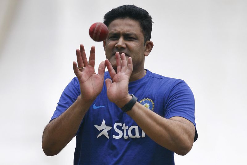 Anil Kumble gets ready to bowl