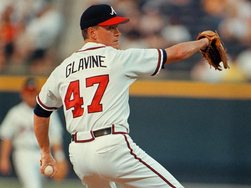 Atlanta Braves starting pitcher Tom Glavine delivers to Houston Astros batter