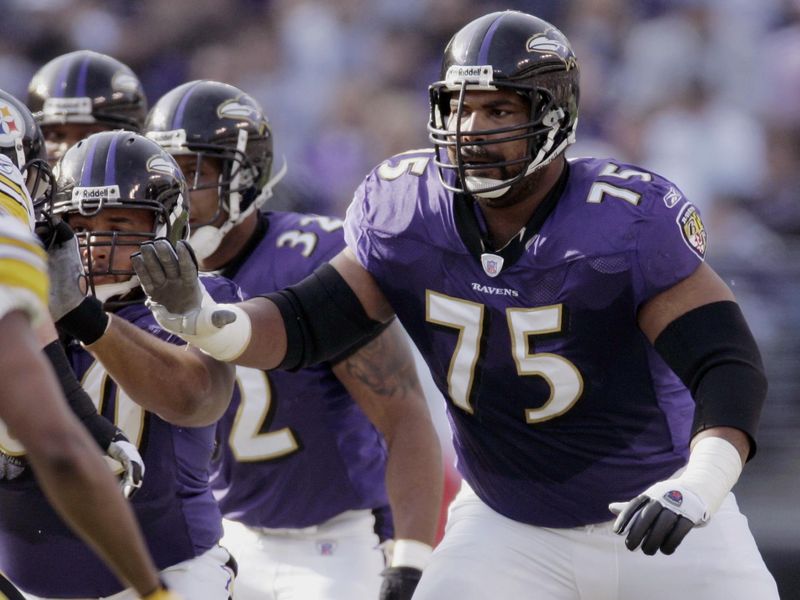 Baltimore Ravens offensive lineman Jonathan Ogden blocks against Pittsburgh Steelers