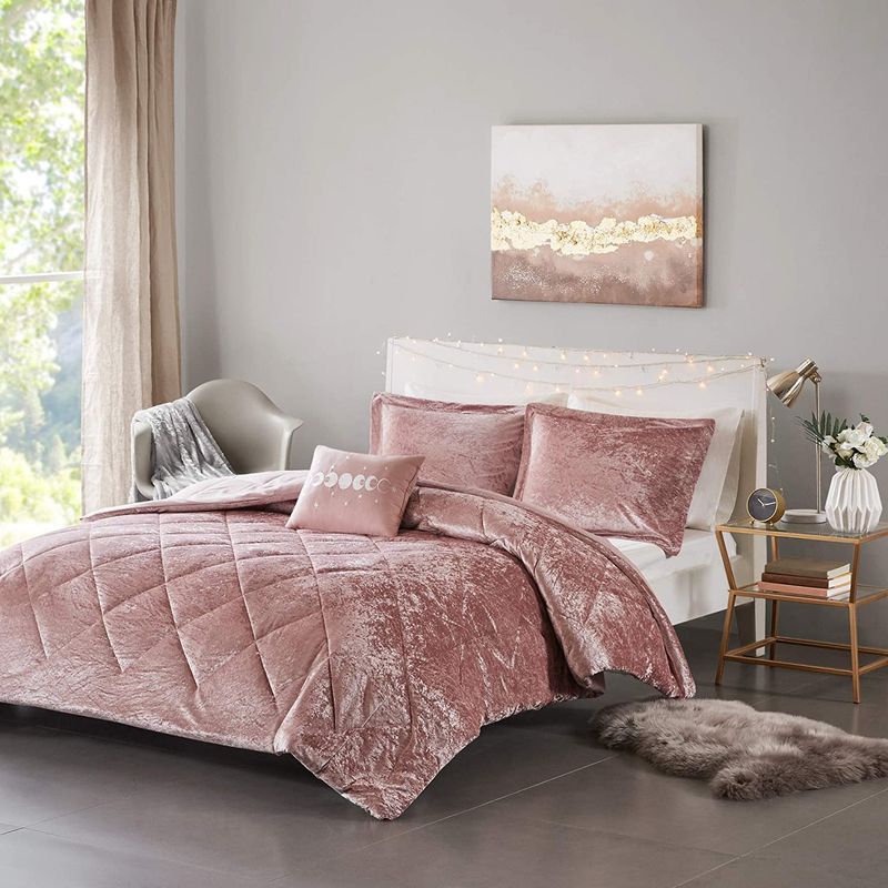 Beautiful blush velvet bedding set