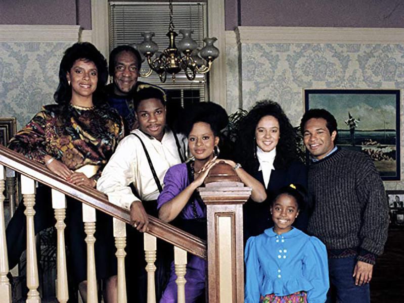 Bill Cosby, Tempestt Bledsoe, Sabrina Le Beauf, Geoffrey Owens, Keshia Knight Pulliam, Phylicia Rashad, and Malcolm-Jamal Warner in The Cosby Show (1984)