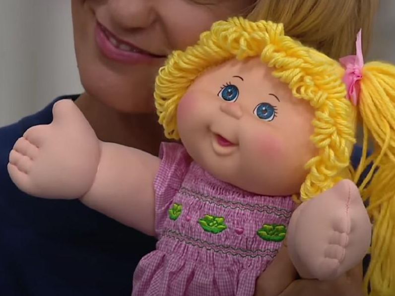 Blonde cabbage patch doll
