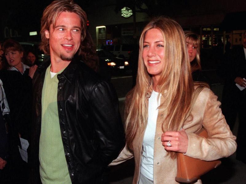 Brad Pitt and Jennifer Aniston smiling