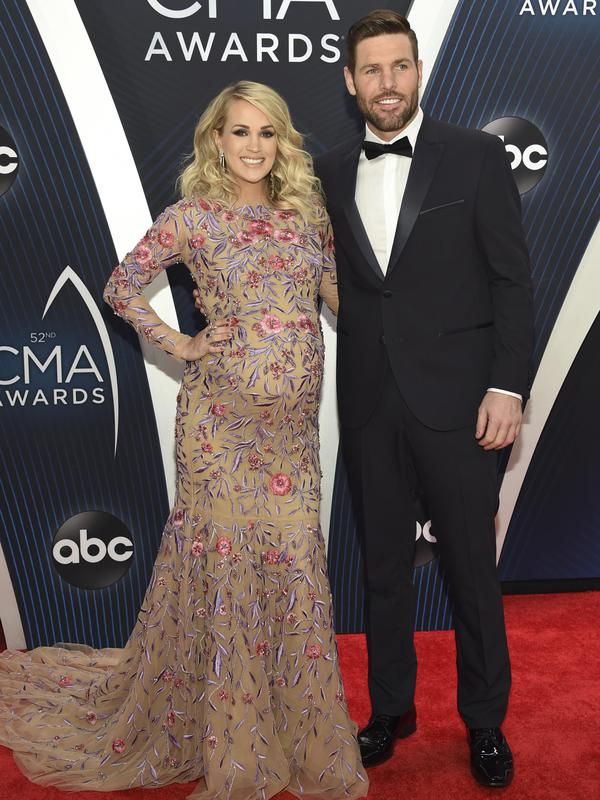 CARRIE UNDERWOOD & MIKE FISHER