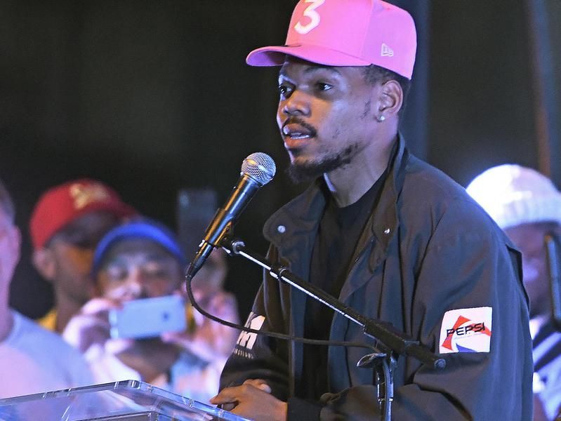 chance the rapper speaking at rally
