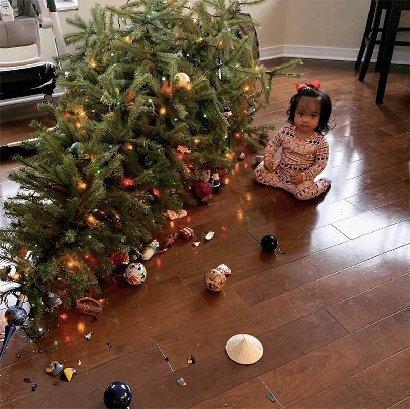 Child knocked down the Christmas tree