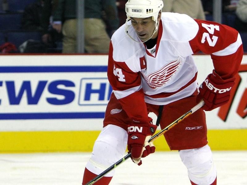 Chris Chelios playing for the Detroit Red Wings