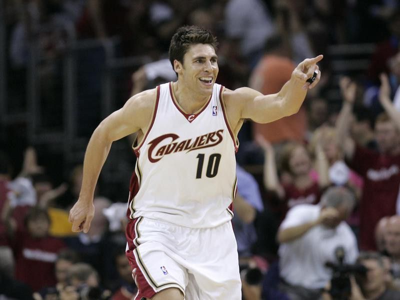 Cleveland Cavaliers' Wally Szczerbiak points after basket
