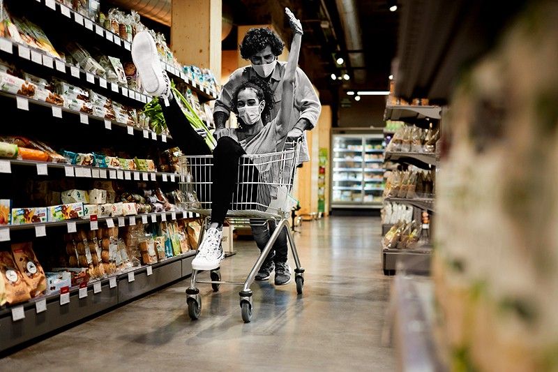 couple in grocery store