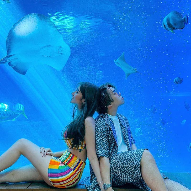 Couple staying at the underwater hotel Resorts World Sentosa