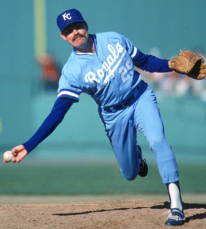 Dan Quisenberry pitching for the Royals