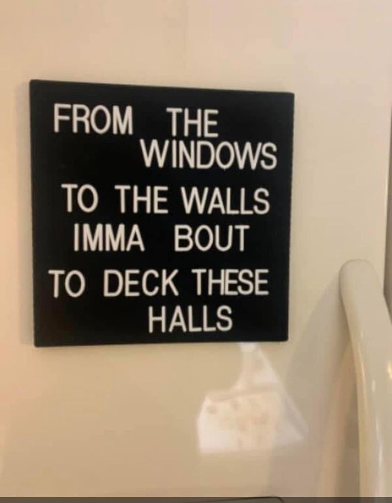 Deck the halls meme