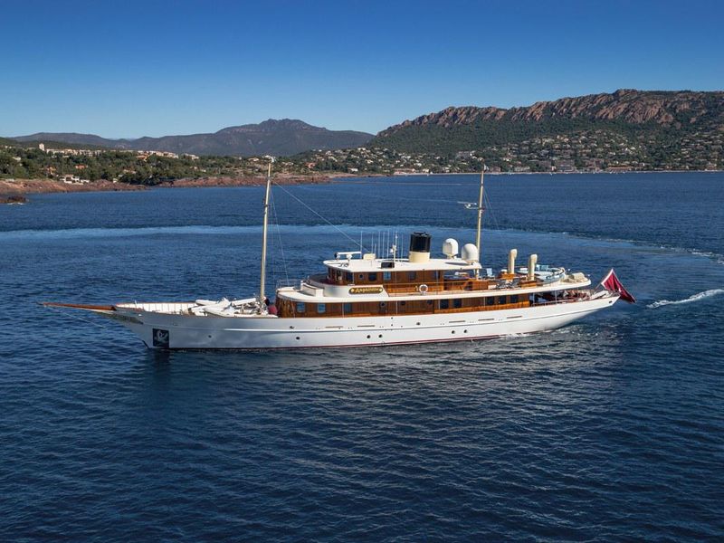 Depp's yacht