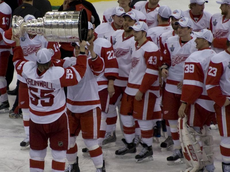 Detroit Red Wings with Stanley Cup