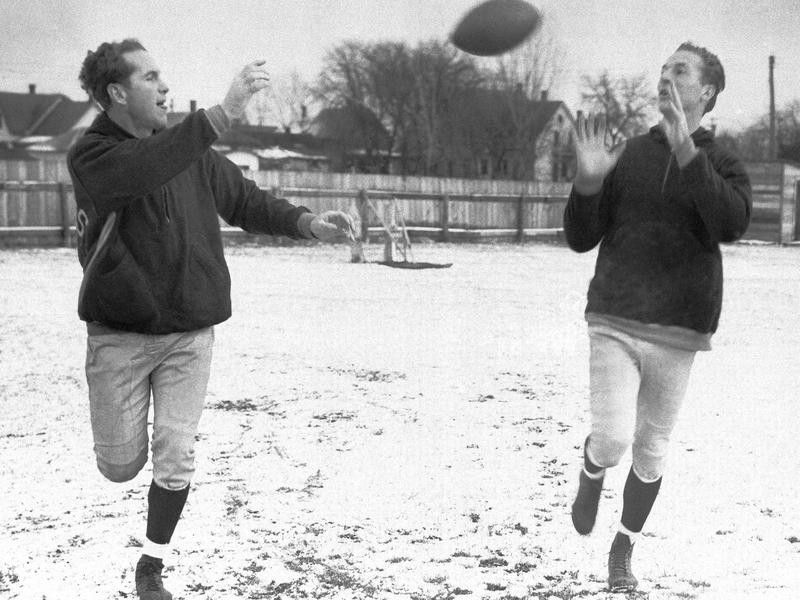 Don Hutson (right) and Cecil Isbell