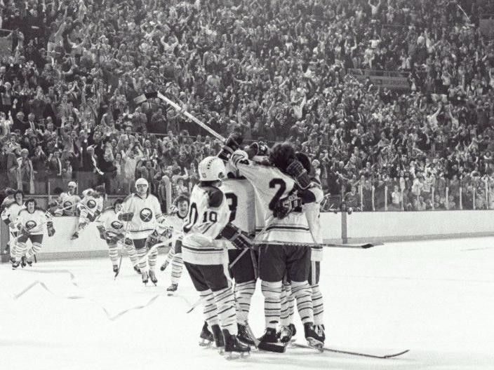 Don Luce scores and Sabres advance