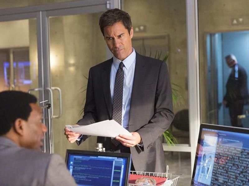 Eric McCormack and Arnold Pinnock in Travelers