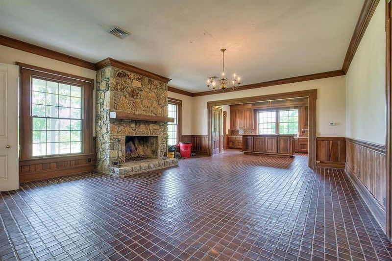 Fireplace in Tim McGraw and Faith Hill's house