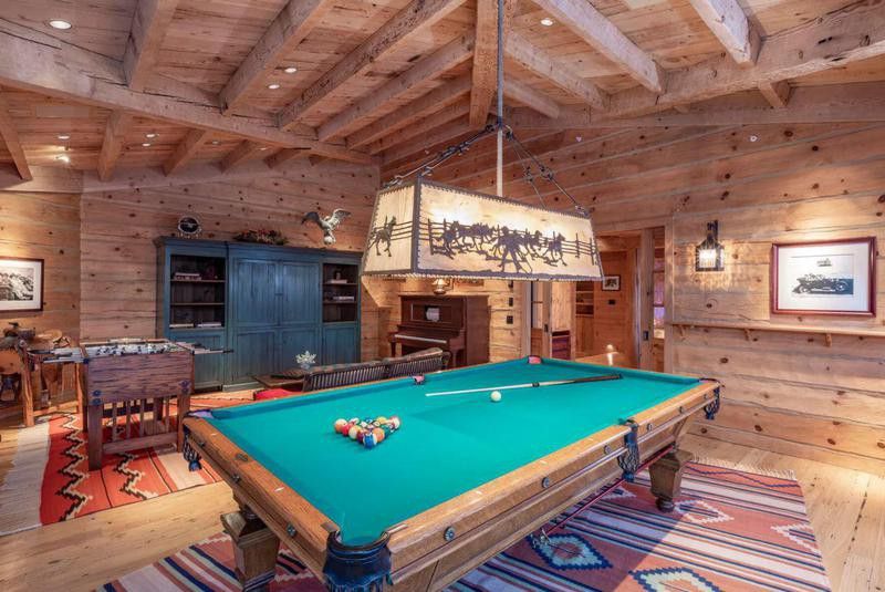 Game room in Tom Cruise's mansion