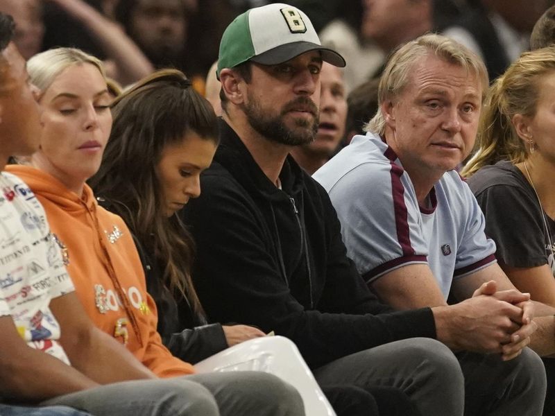 Green Bay Packers' Aaron Rodgers watches during first half of Game 5
