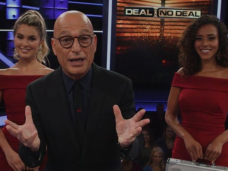 Howie Mandel and assistants on Deal or No Deal