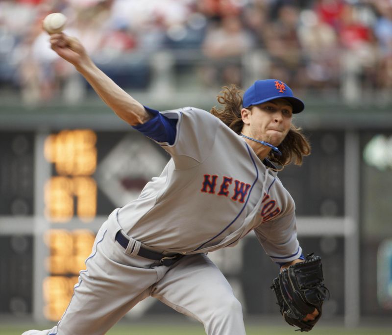 Jacob deGrom winds up