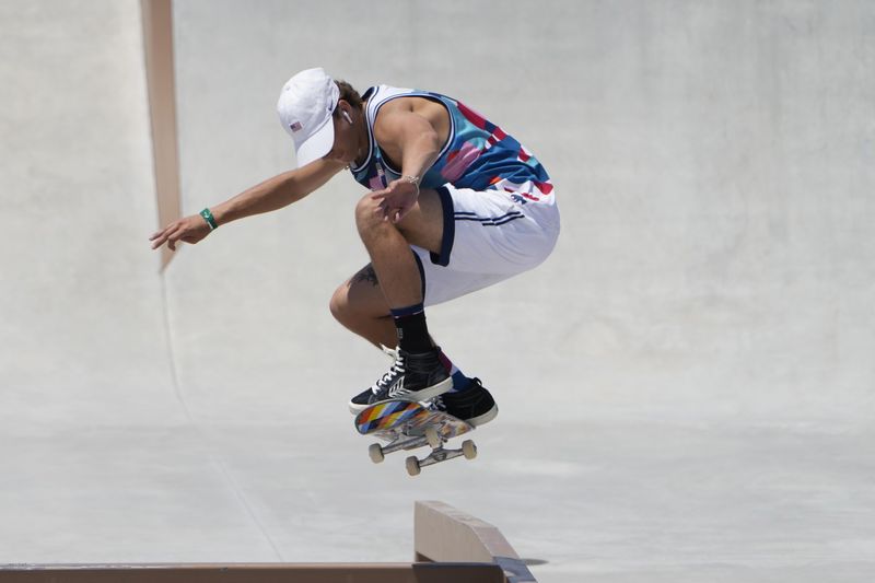 Jagger Eaton skateboarding