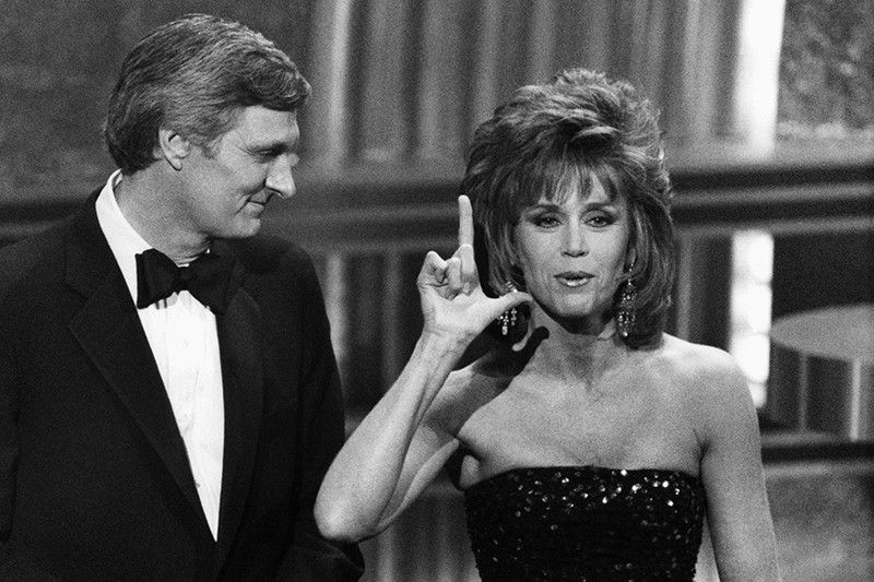 Jane Fonda and Alan Alda