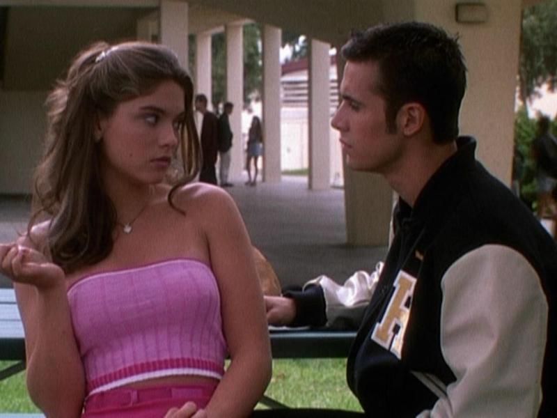 Jodi Lyn O'Keefe and Freddie Prinze Jr. in She's All That (1999)