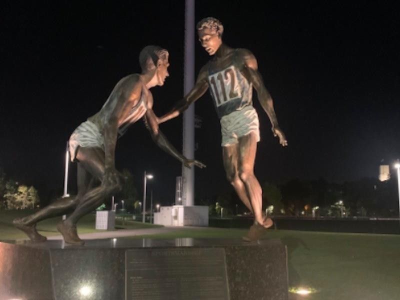 John Landy lends hand Ron Clarke in statue form in Melbourne