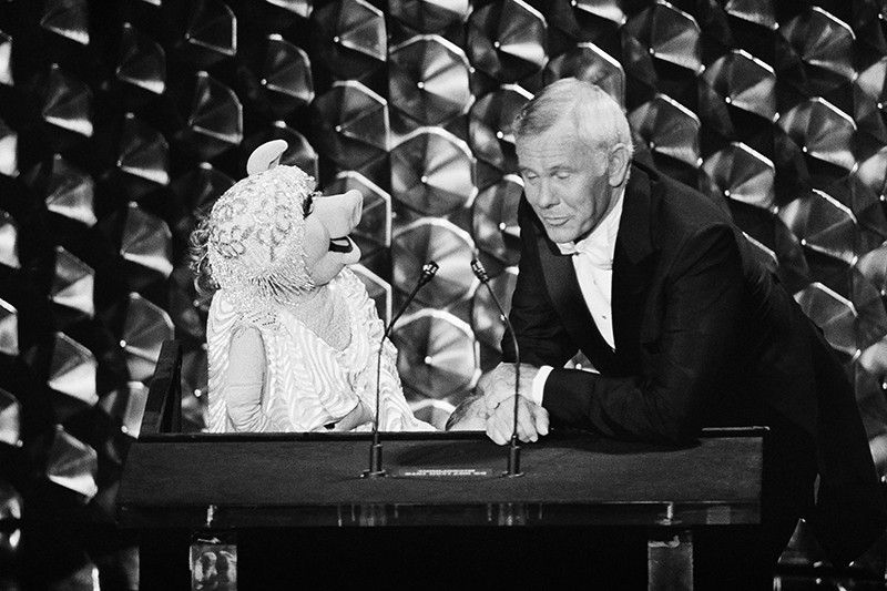 Johnny Carson and Miss Piggy