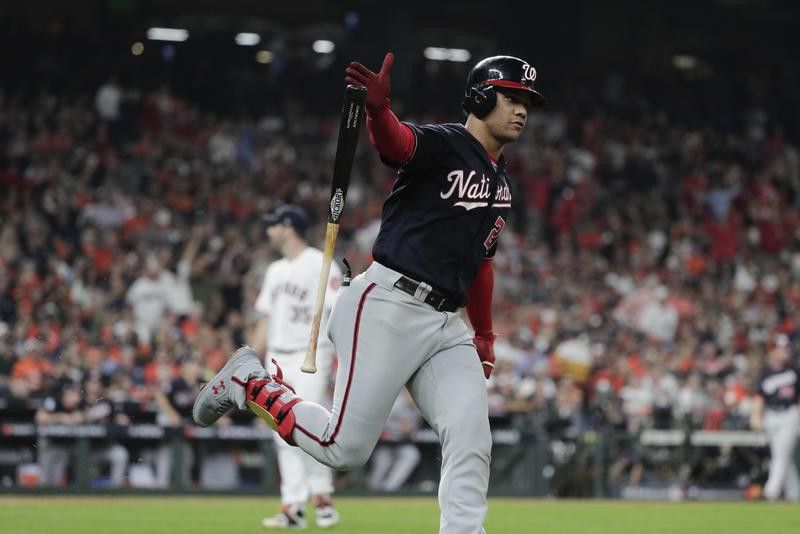 Juan Soto hits a home run in World Series