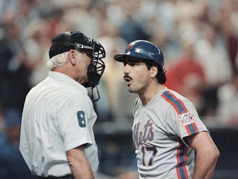 Keith Hernandez argues with umpire