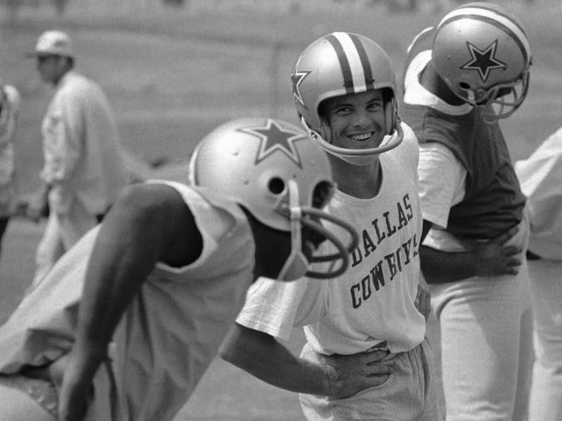 Lance Alworth smiles working out as Dallas Cowboy