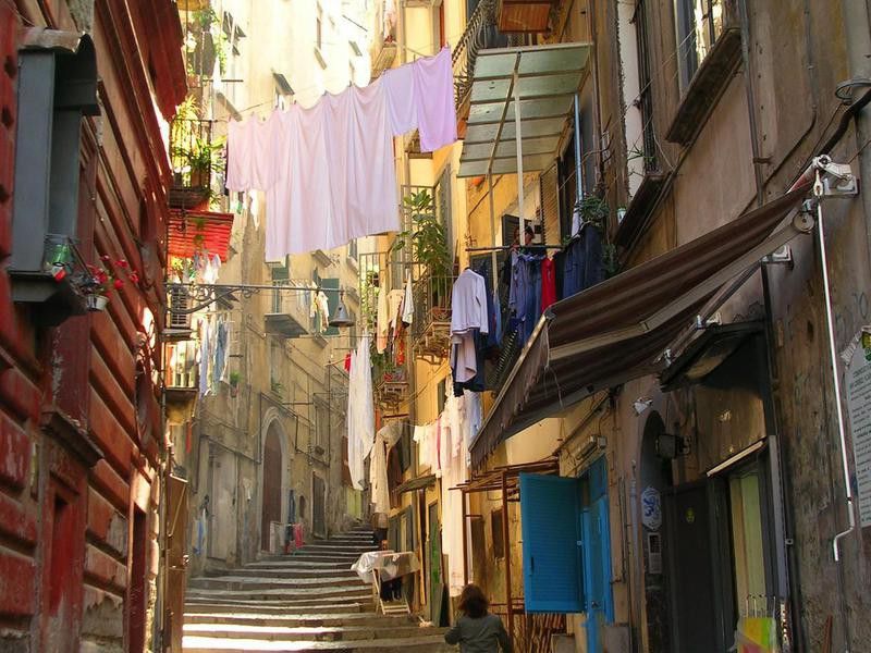 Laundry in Naples