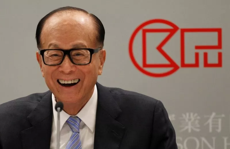 Li Ka-shing announces CK Hutchison Holdings' company results in 2016.