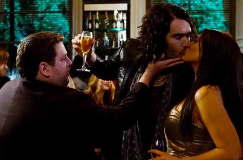 Meghan Markle kissing Russell Brand in 'Get Him to the Greek'