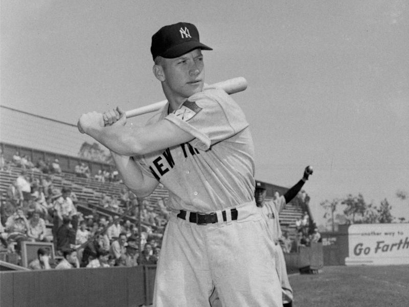 Mickey Mantle swinging bat in 1951