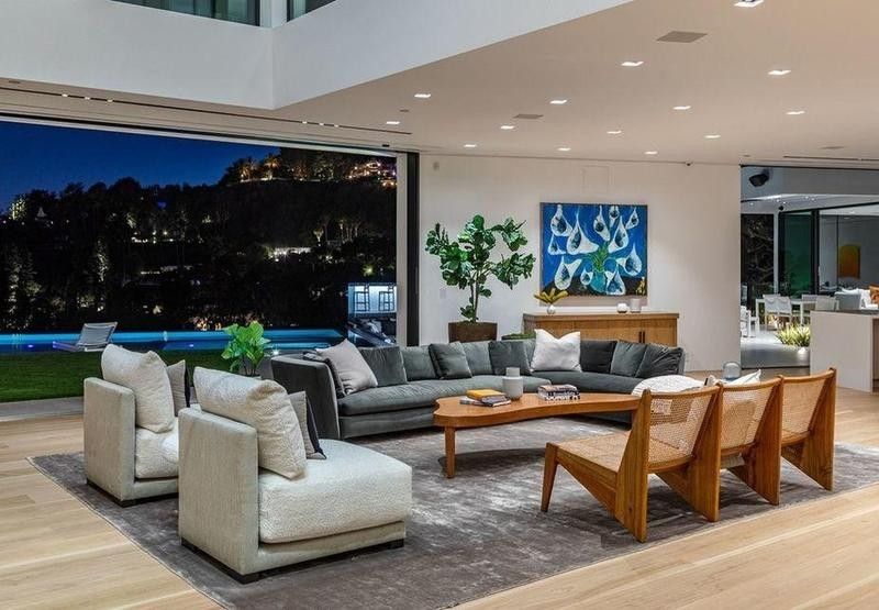 Modern living room in Los Angeles