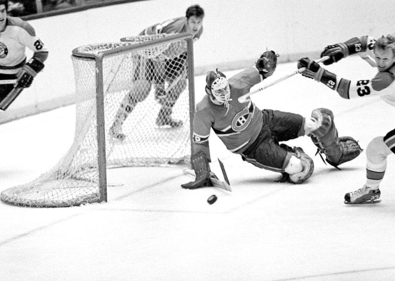 Montreal Canadiens goalie Ken Dryden