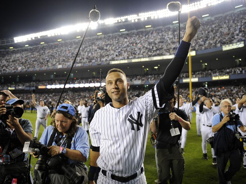 New York Yankees' Derek Jeter acknowledges the crowd