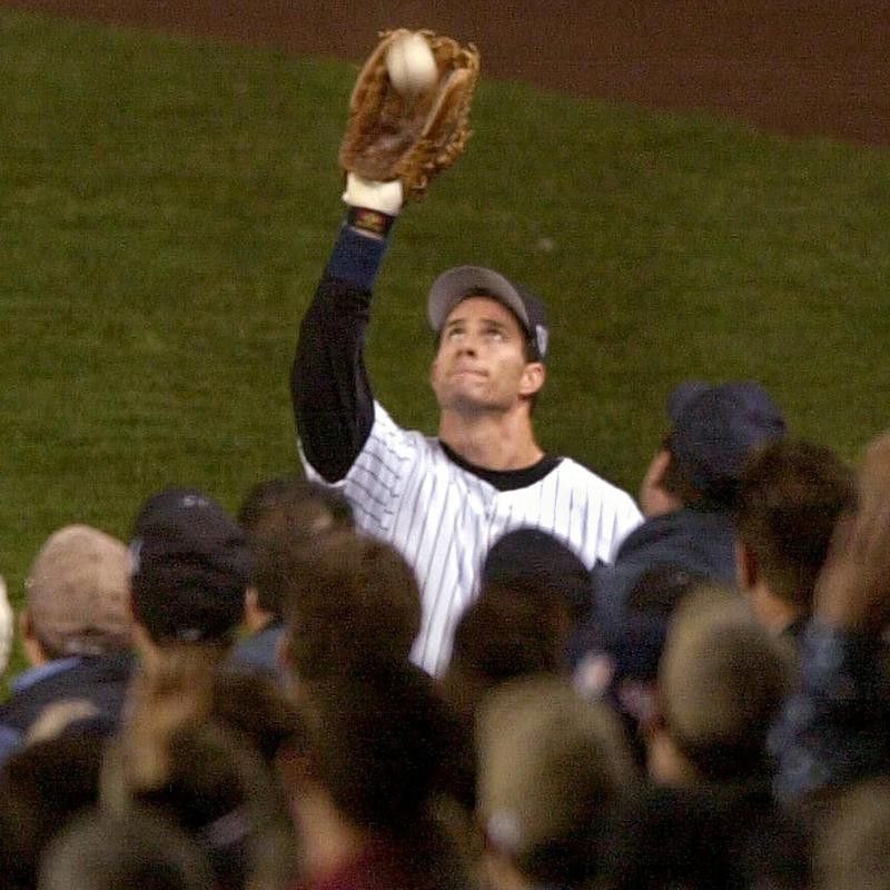 New York Yankees rightfielder Paul O'Neill catches fly ball