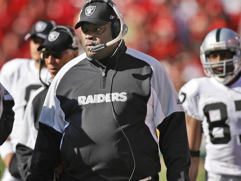 Oakland Raiders coach Art Shell expresses himself