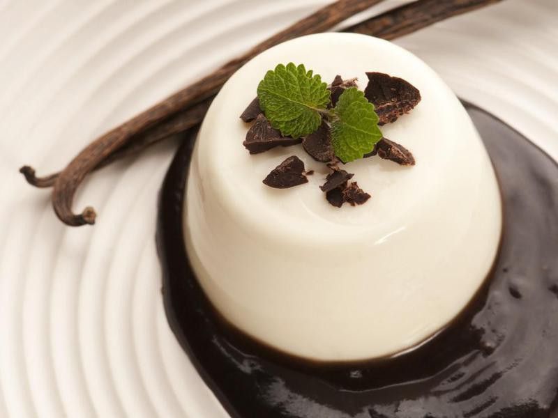 Panna cotta with chocolate and vanilla beans