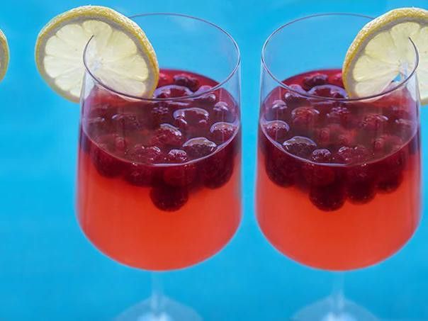 Refreshing Raspberry Lemonade