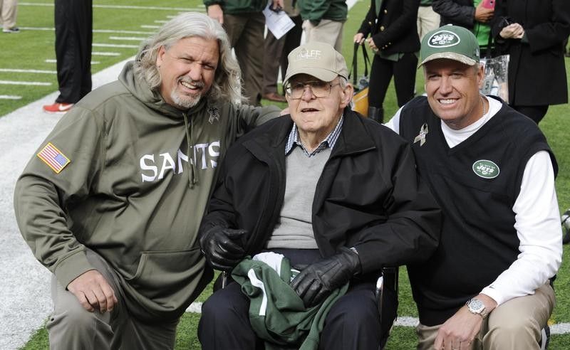 Rob Ryan and brother Rex Ryan pose with Buddy Ryan in East Rutherford