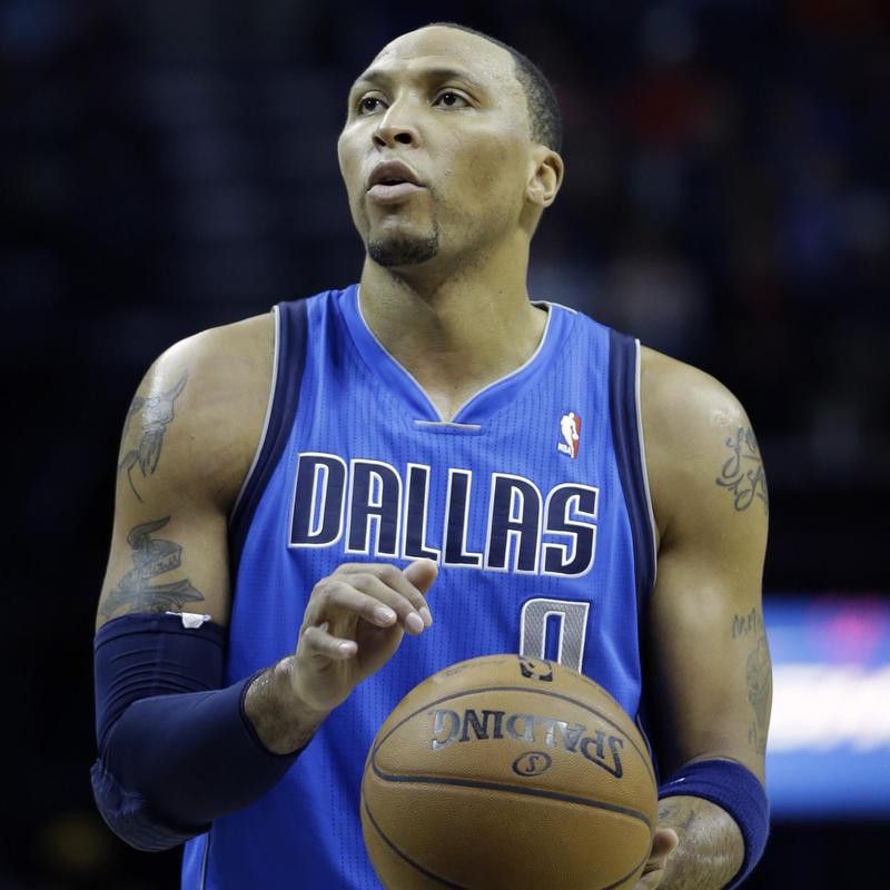 Shawn Marion prepares for free-throw