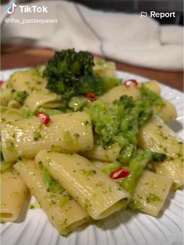 Spicy broccoli pasta
